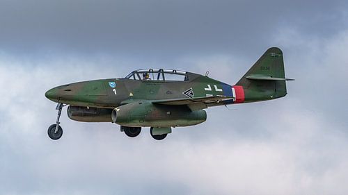 Landende Messerschmitt Me 262 Schwalbe replica.