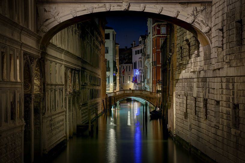Unter der Seufzerbrücke in Venedig von Sabine Wagner