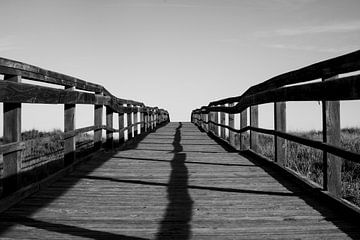 Brug naar het strand | schaduw | Lagos van Femke Ketelaar