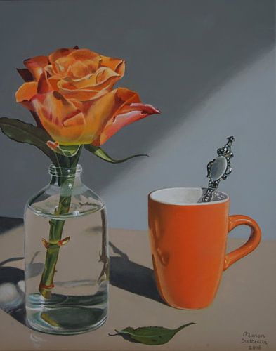 stilleven met oranje roos