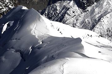 Het Mont Blanc-massief straalt van Hozho Naasha