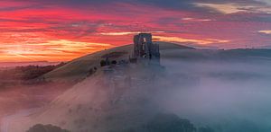 Lever du soleil Château de Corfe, Dorset, Angleterre