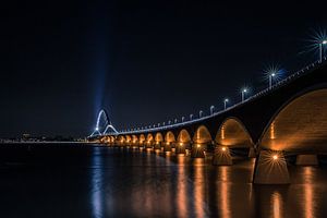 Nijmegen Crossing, photographie de soirée sur Jos van de Pas