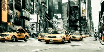 New York - Yellow Cabs on Time Sqaure sur Hannes Cmarits