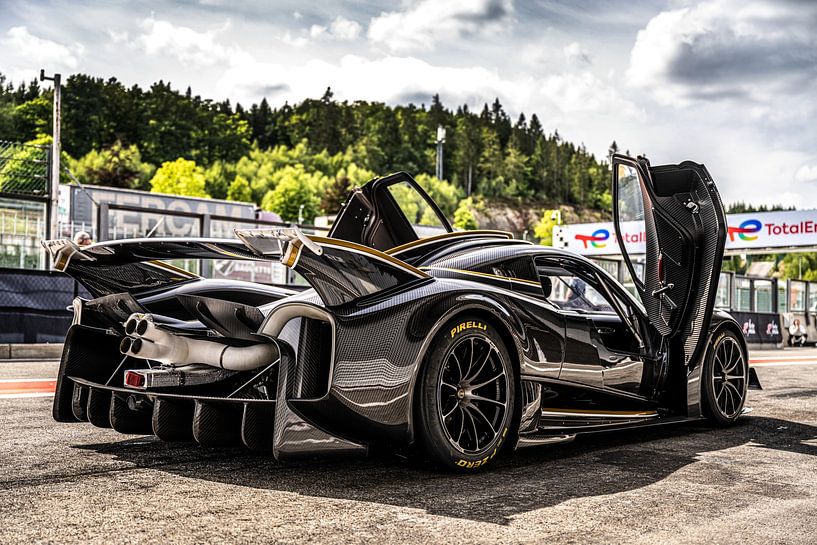 Pagani Huayra R dans la Pit Lane par Bas Fransen