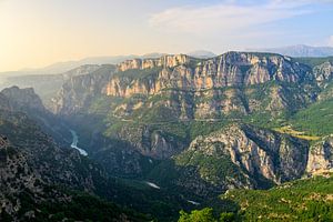 Die Landschaft der Gorges du Verdon in der Provence