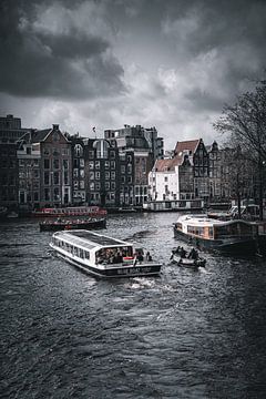 Amsterdam aux Pays-Bas n'est pas seulement noir et blanc