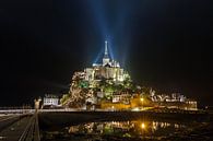 Mont Saint-Michel in de nacht van Dennis van de Water thumbnail
