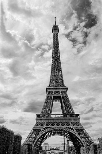 La Tour Eiffel à Paris en noir et blanc sur Blond Beeld