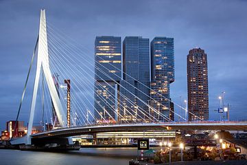 Erasmusbrug en gebouw "De Rotterdam" van architect Rem Koolhaas van Peter de Kievith Fotografie