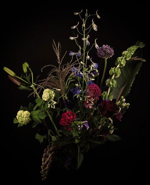 Modernes Stillleben: Blumenstrauß von Marjolein van Middelkoop