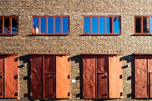 Industriefassade Tore und Fenster