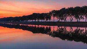 Zonsopkomst bij het kanaal door Walcheren, Zeeland van Henk Meijer Photography