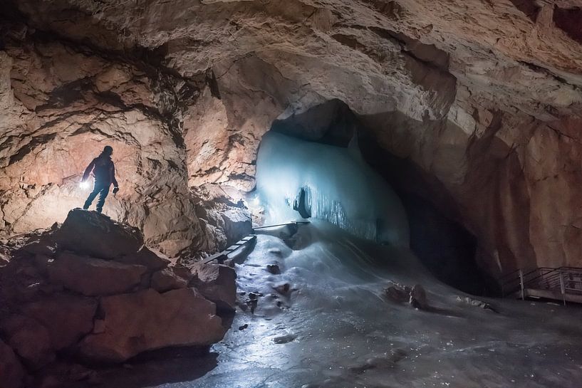 More ART In Nature - Eishöhle von Martin Boshuisen - More ART In Nature