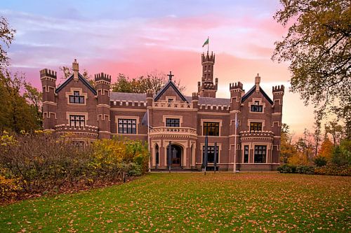 Kasteel ' De Schaffelaar' in Barneveld Nederland bij zonsondergang