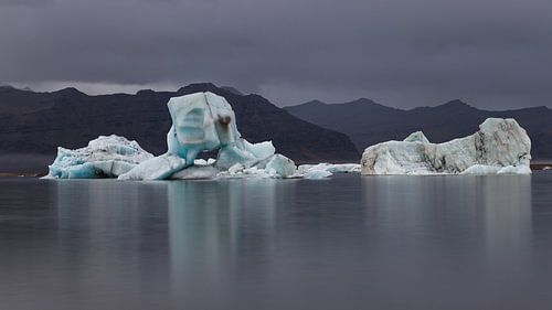 Iceberg in the glacial lake Jökulsarlon in Iceland