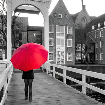 Photo de la ville de Zwolle avec un parapluie rouge sur paula ketz