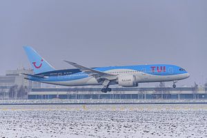 Le Boeing 787-8 Dreamcatcher de TUI (PH-TFK) en hiver. sur Jaap van den Berg
