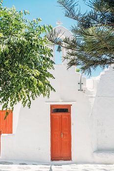 Kerk met Oranje Deur op Mykonos