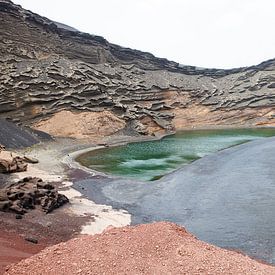 Lago Verde gifgroen kratermeer op Lanzarote van Ramona Stravers