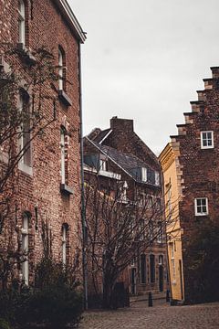 Steegje in Maastricht van Floor Schreurs