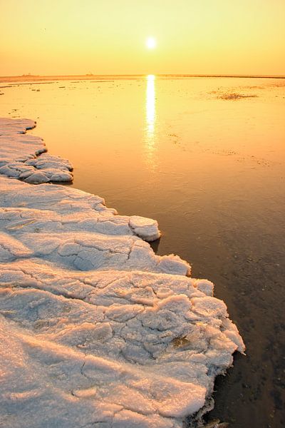 Arctic ice and sea landscape on the sand flats in the Waddensea by Sjoerd van der Wal Photography