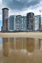 Modern erbaute Wohnungen an der Strandpromenade von Vlissingen von Michel Groen
