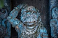 Indonesian blue statue in a sculpture garden by Esther esbes - kleurrijke reisfotografie thumbnail