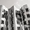 Architecture moderne dans le Medienhafen de Düsseldorf (7-111093) sur Franz Walter