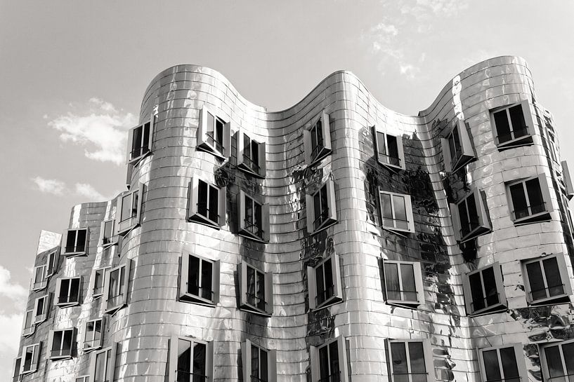 Moderne Architektur im Düsseldorfer Medienhafen (7-111093) von Franz Walter