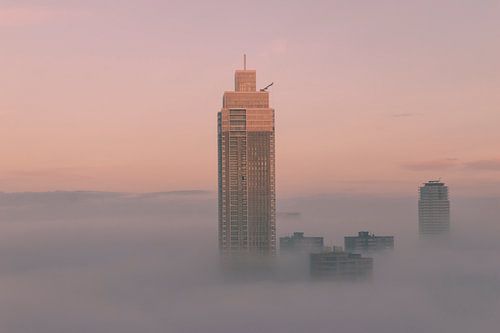 Mist bij de Zalmhaventoren