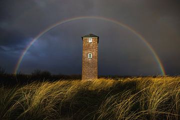 In Rainbows (vuurtoren Zoutelande) van Thom Brouwer