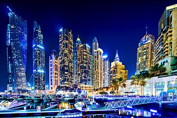 Skyline der Dubai Marina von Edwin van Zandvoort
