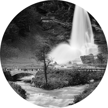 Steinsdalsfossen waterval in Zwart-Wit van Henk Meijer Photography
