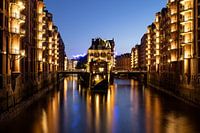 De Speicherstadt bij nacht