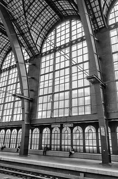 Platform on Antwerp Central Station.