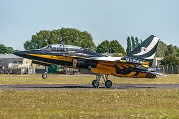 Black Eagles KAI T-50 toestel landt op RAF Fairford.