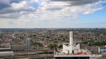 De schommel van de ADAM toren Amsterdam van Peter Bartelings
