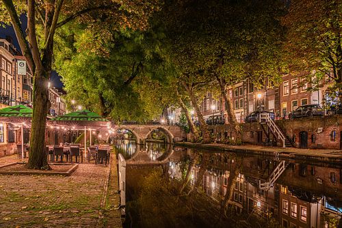 Een drankje doen langs de Oudegracht in Utrecht