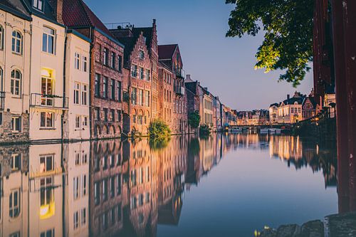 Magnificent facades on the Kraanlei reflected in the Leie