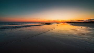 Zoutelande zonsondergang 2 van Andy Troy