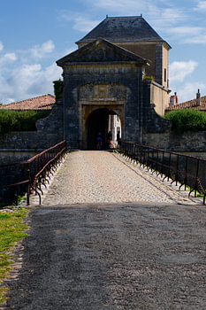 Porte des Campani im Sommer