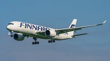 Finnair Airbus A350-900 passagiersvliegtuig. van Jaap van den Berg