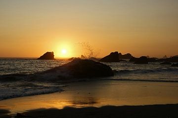 Coucher de soleil spectaculaire à Harris Beach, Oregon sur Jeroen van Deel