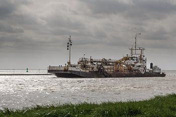 Baggerschiff am Dollart