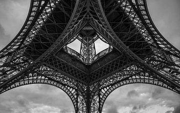 Tour Eiffel en noir et blanc sur Hans Altenkirch