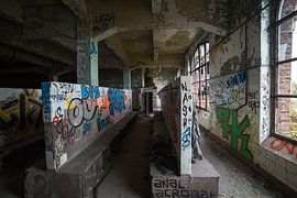 Deserted coal mine Hasard Cheratte interior washrooms and showers by Ger Beekes