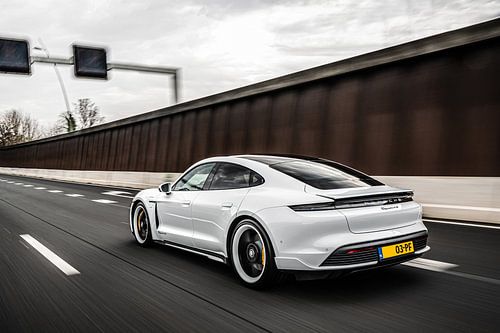 Porsche Taycan 4S by Bas Fransen