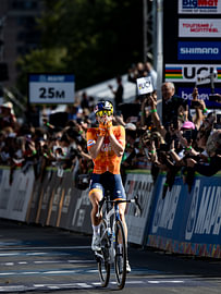Demi Vollering wereld kampioen! van Leon van Bon