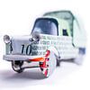 Oldtimer Vrachtwagen Auto Close-up van handmatig gemaakte tinnen speelgoed auto in miniatuur vorm van Dorus Marchal
